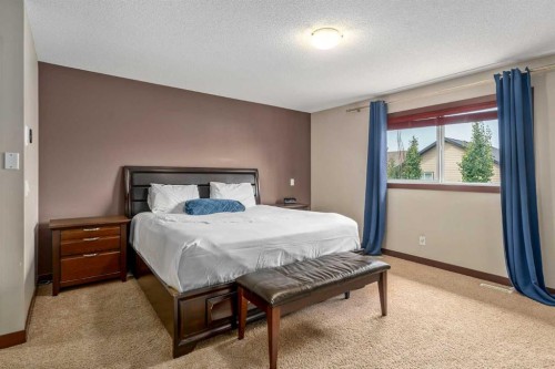 26 Mahogany Green Se, Calgary, AB - Indoor Photo Showing Bedroom
