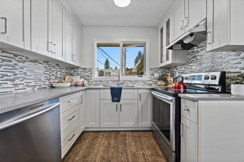 708 101 Avenue Sw, Calgary, AB - Indoor Photo Showing Kitchen With Upgraded Kitchen