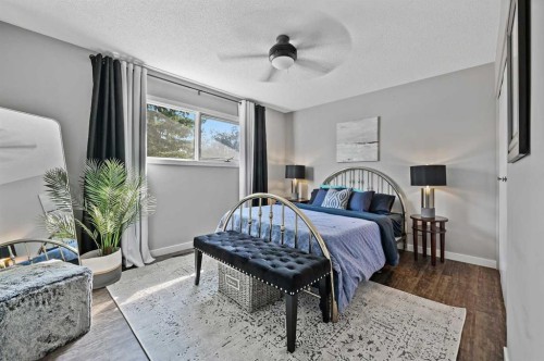 708 101 Avenue Sw, Calgary, AB - Indoor Photo Showing Bedroom