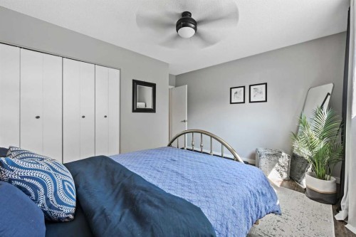 708 101 Avenue Sw, Calgary, AB - Indoor Photo Showing Bedroom