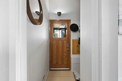 708 101 Avenue Sw, Calgary, AB - Indoor Photo Showing Other Room