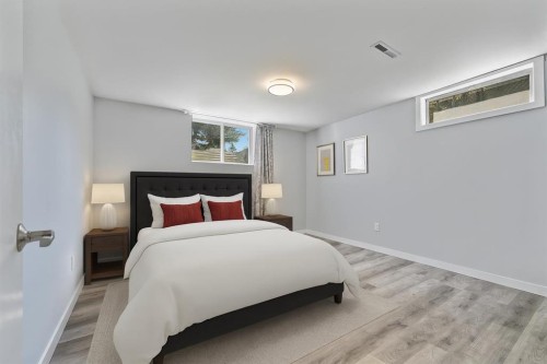 708 101 Avenue Sw, Calgary, AB - Indoor Photo Showing Bedroom