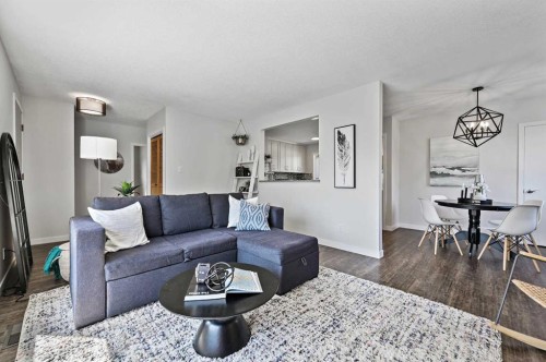 708 101 Avenue Sw, Calgary, AB - Indoor Photo Showing Living Room