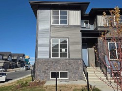 83 Lambeau Lane SE Airdrie, AB T4A 3P3