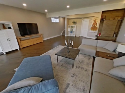 702 Fairways Drive, Vulcan, AB - Indoor