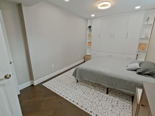 702 Fairways Drive, Vulcan, AB - Indoor Photo Showing Bedroom