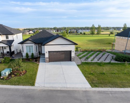 702 Fairways Drive, Vulcan, AB - Outdoor