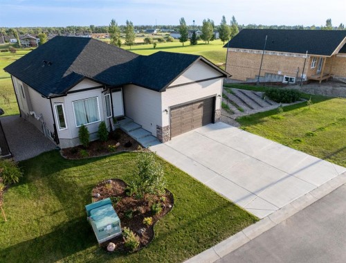 702 Fairways Drive, Vulcan, AB - Outdoor