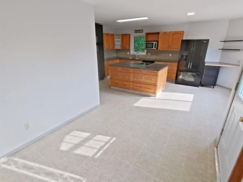 409 1 Street North, Vulcan, AB - Indoor