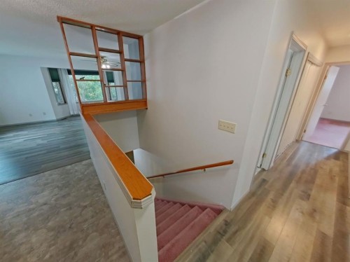 409 1 Street North, Vulcan, AB - Indoor Photo Showing Other Room