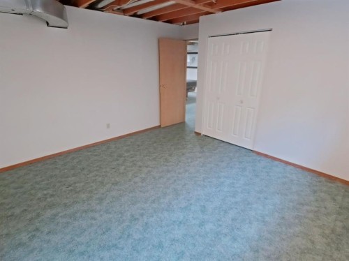 409 1 Street North, Vulcan, AB - Indoor