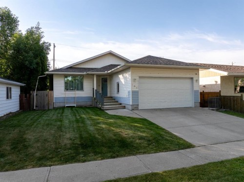 409 1 Street North, Vulcan, AB - Outdoor With Facade