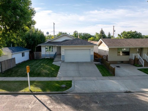 409 1 Street North, Vulcan, AB - Outdoor With Facade