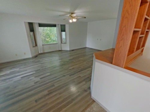 409 1 Street North, Vulcan, AB - Indoor Photo Showing Other Room