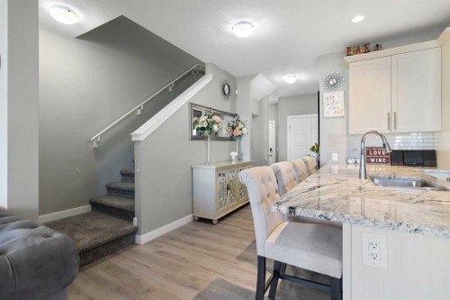 218 Willow Place, Cochrane, AB - Indoor Photo Showing Kitchen