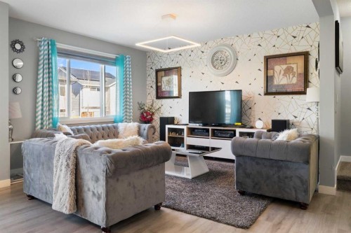 218 Willow Place, Cochrane, AB - Indoor Photo Showing Living Room