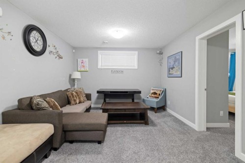 218 Willow Place, Cochrane, AB - Indoor