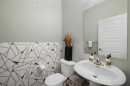 218 Willow Place, Cochrane, AB  - Indoor Photo Showing Bathroom 