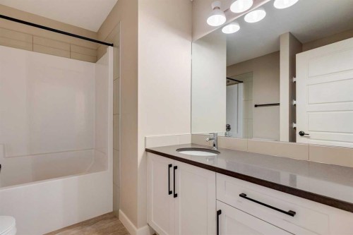 111 Sundown Crescent, Cochrane, AB - Indoor Photo Showing Bathroom