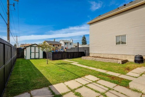 23 Erin Grove Court Se, Calgary, AB - Outdoor