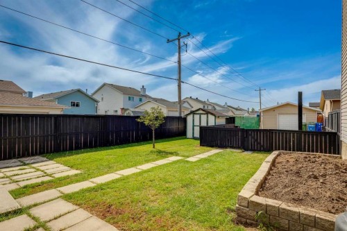 23 Erin Grove Court Se, Calgary, AB - Outdoor