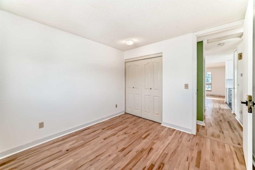 269 Edgepark Boulevard Nw, Calgary, AB - Indoor Photo Showing Other Room