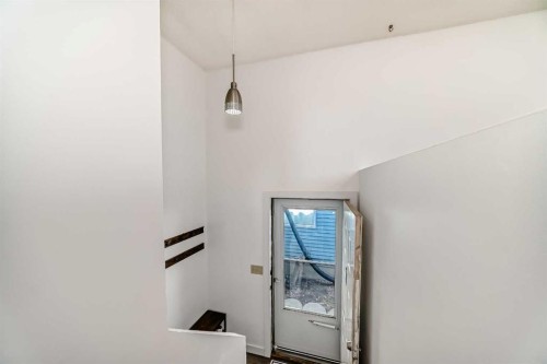 269 Edgepark Boulevard Nw, Calgary, AB - Indoor Photo Showing Other Room
