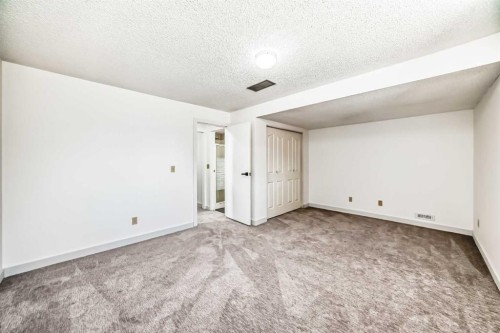 269 Edgepark Boulevard Nw, Calgary, AB - Indoor Photo Showing Other Room
