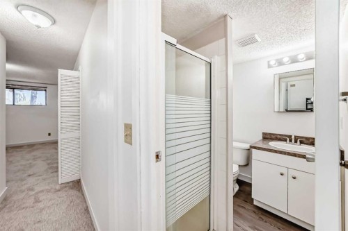 269 Edgepark Boulevard Nw, Calgary, AB - Indoor Photo Showing Other Room