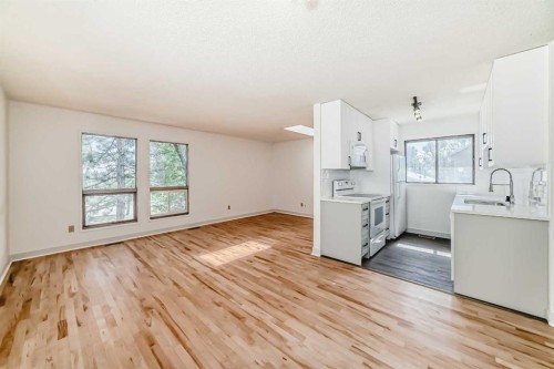269 Edgepark Boulevard Nw, Calgary, AB - Indoor Photo Showing Kitchen
