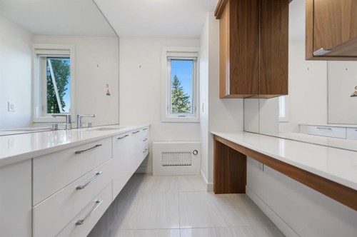 609-3204 Rideau Place Sw, Calgary, AB - Indoor