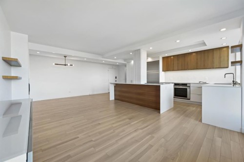 609-3204 Rideau Place Sw, Calgary, AB - Indoor Photo Showing Kitchen