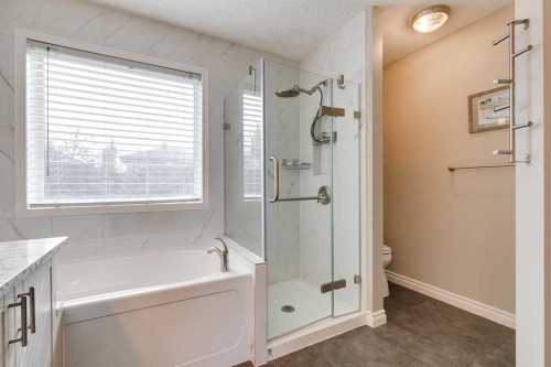 274 Mt Assiniboine Place Se, Calgary, AB - Indoor Photo Showing Bathroom