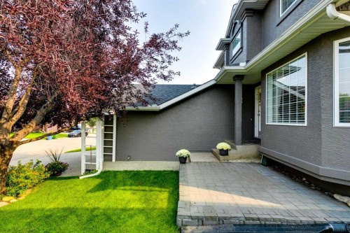 274 Mt Assiniboine Place Se, Calgary, AB - Outdoor