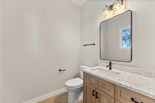 1326 23 Street, Didsbury, AB - Indoor Photo Showing Bathroom