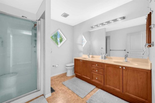 101 Springmere Road, Chestermere, AB - Indoor Photo Showing Bathroom