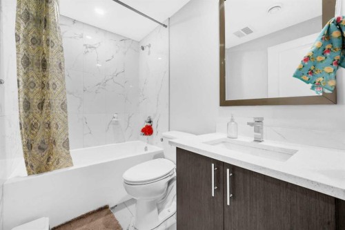 101 Springmere Road, Chestermere, AB - Indoor Photo Showing Bathroom