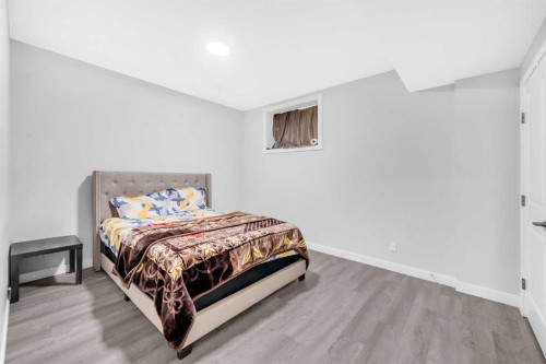 101 Springmere Road, Chestermere, AB - Indoor Photo Showing Bedroom