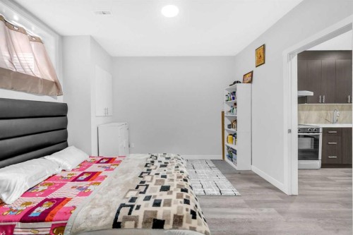 101 Springmere Road, Chestermere, AB - Indoor Photo Showing Bedroom