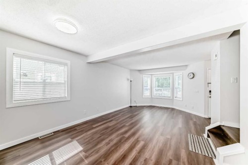 33 Martinridge Place Ne, Calgary, AB - Indoor Photo Showing Other Room