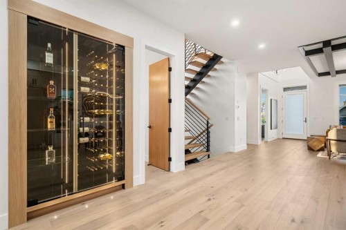 1415 24 Street Sw, Calgary, AB - Indoor Photo Showing Other Room