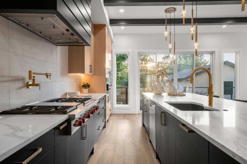 1415 24 Street Sw, Calgary, AB - Indoor Photo Showing Kitchen With Upgraded Kitchen