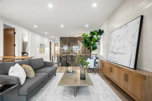 1415 24 Street Sw, Calgary, AB - Indoor Photo Showing Living Room