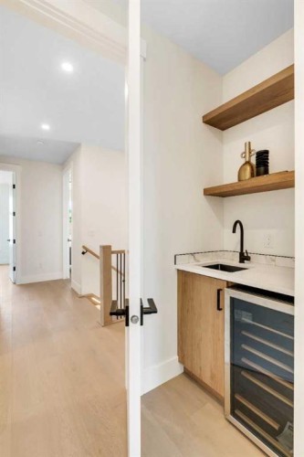 1130A Regent Crescent Ne, Calgary, AB - Indoor