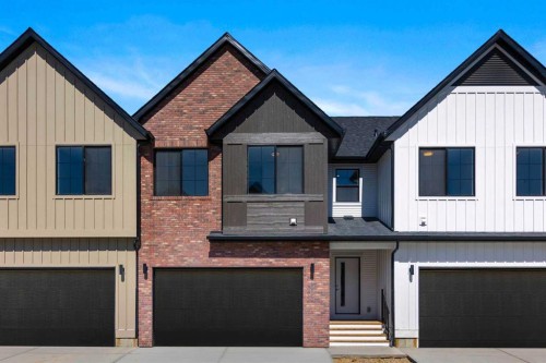 1003-201 Cooperswood Green SW Airdrie, AB T3B 3Y6