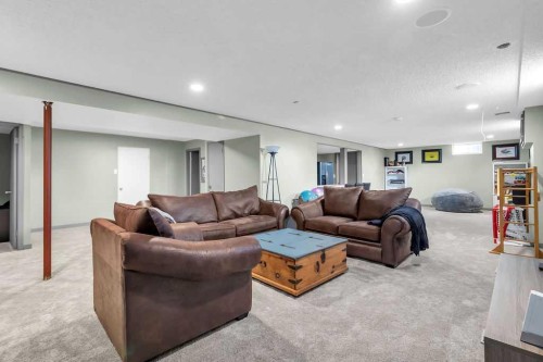 1215 Mapleglade Place Se, Calgary, AB - Indoor