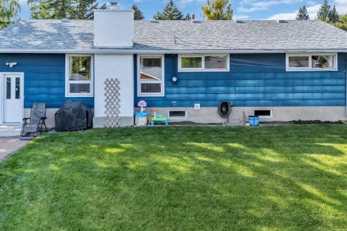 1215 Mapleglade Place Se, Calgary, AB - Outdoor