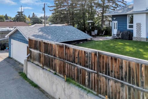 1215 Mapleglade Place Se, Calgary, AB - Outdoor With Exterior