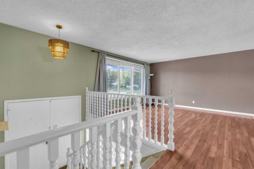 403 Queen Alexandra Way Se, Calgary, AB - Indoor