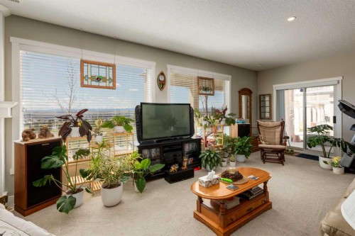 26 Eagleview Way, Cochrane, AB - Indoor Photo Showing Living Room